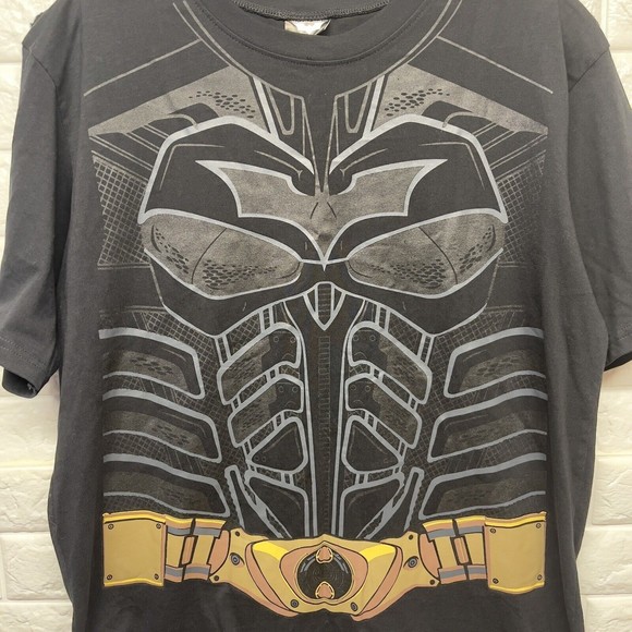 Batman The Dark Knight Trilogy T Shirt with Removal Cape Black Men Sz Large NWOT - Picture 2 of 9